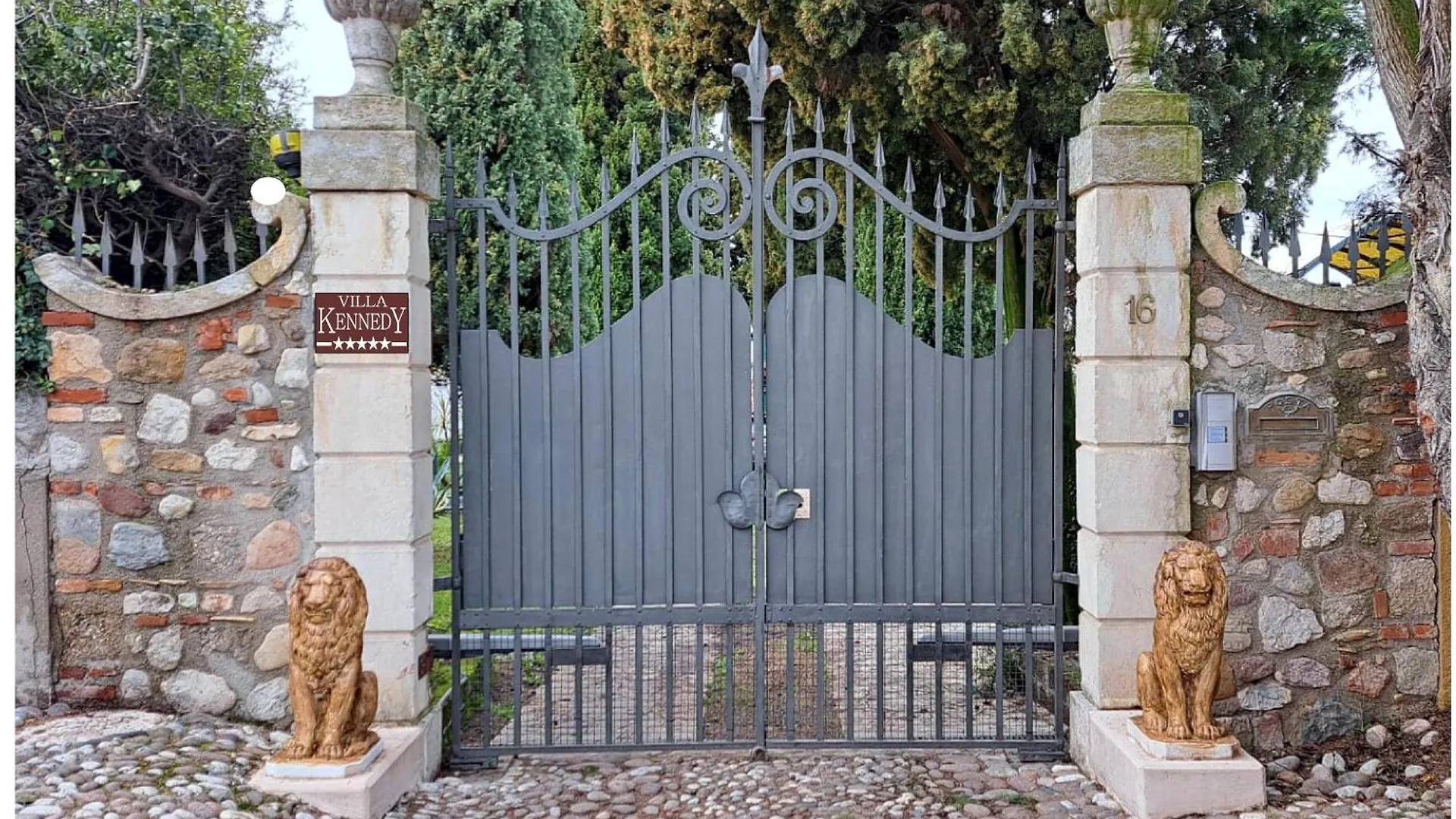 Apartment Villa Kennedy - Bob Sirmione
